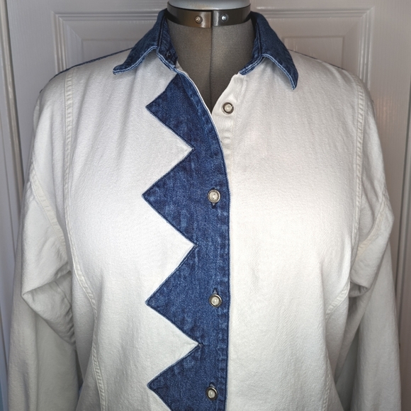 Vintage Wrangler Western Wear for Women two tone denim chambray button down - Picture 4 of 6
